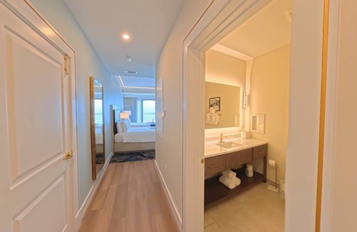 Destin Hotel | Emerald Grande Newest Addition- Harbor Suites