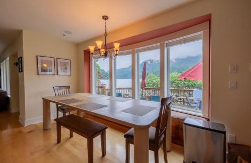 Port Angeles House | Emerald Haven Lakeside Paradise, Ultimate Retreat