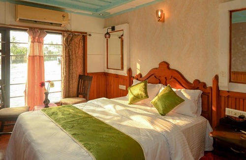 Kumily Resort | Emerald Holidays Thekkady