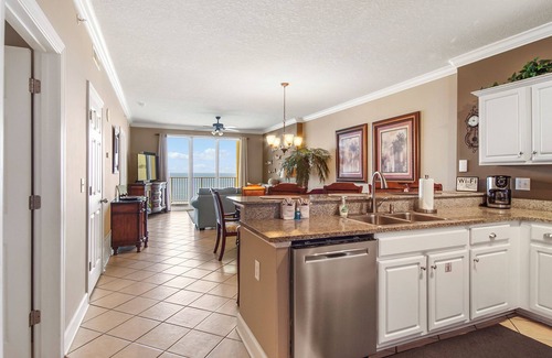 West Panama City Beach Condo | Emerald Isle 2206 - Front row beach chairs included! Assigned parking!