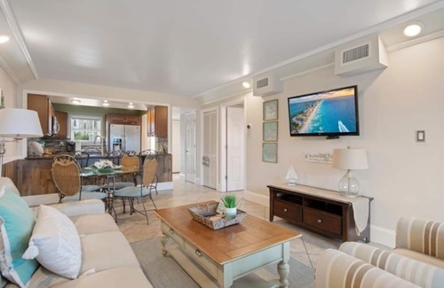Fort Walton Beach Condo | Emerald Isle 107-COMPLEX RENOVATION DISCOUNT-On the Beach-Ground Floor