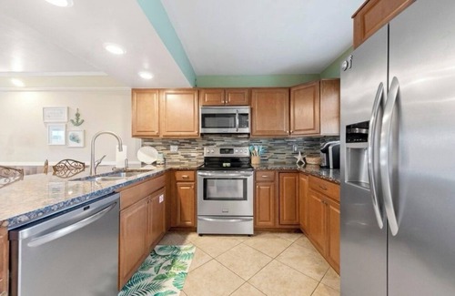 Fort Walton Beach Condo | Emerald Isle 107-COMPLEX RENOVATION DISCOUNT-On the Beach-Ground Floor
