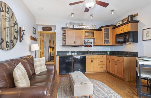 Estes Park Condo | Emerald Mountain at Marys Lake w/A/C!
