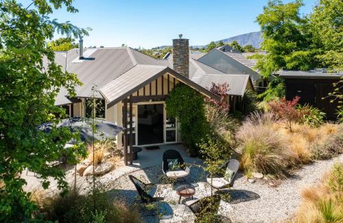 Wanaka House | Emerald Oasis by Sotheby's Luxury Rental Homes