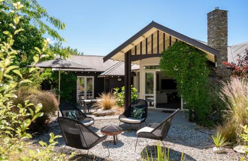 Wanaka House | Emerald Oasis by Sotheby's Luxury Rental Homes