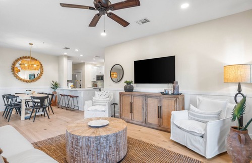 Rosemary Beach Condo | Emerald Palm/2 Bedroom Condo Rosemary Beach/2 Bikes