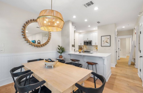 Rosemary Beach Condo | Emerald Palm/2 Bedroom Condo Rosemary Beach/2 Bikes