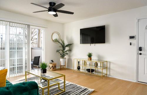 Winston - Salem Apartment | Emerald Retreat - Central & Stylish - 2 BR/2 BA