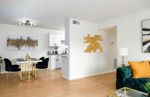Winston - Salem Apartment | Emerald Retreat - Central & Stylish - 2 BR/2 BA