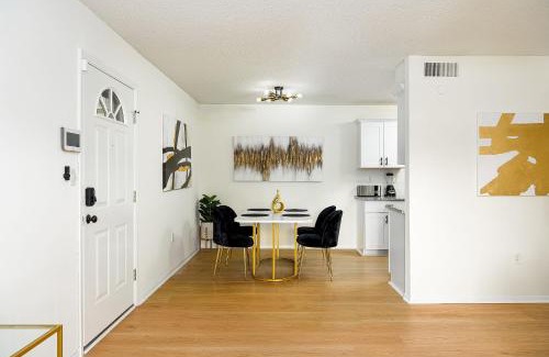Winston - Salem Apartment | Emerald Retreat - Central & Stylish - 2 BR/2 BA