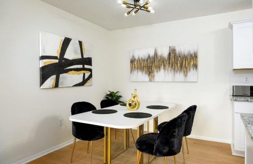 Winston - Salem Apartment | Emerald Retreat - Central & Stylish - 2 BR/2 BA