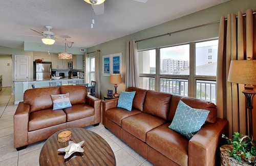 Fort Walton Beach Condo | Emerald Towers West by Southern Vacation Rentals