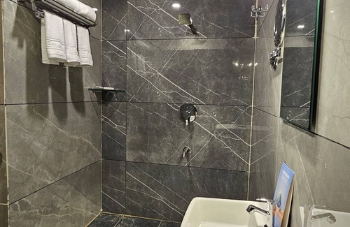 Mysore Hotel | Emerald Urban Comforts