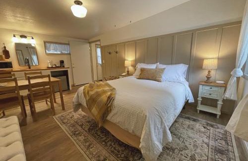Port Angeles Hotel | Emerald Valley Inn