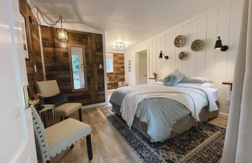 Port Angeles Hotel | Emerald Valley Inn