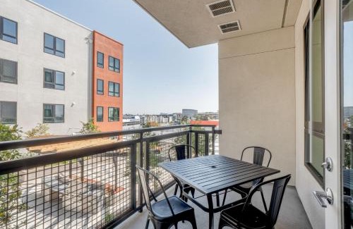 Emeryville Apartment | Emeryville 1br w rooftop yoga studio nr Mall SFO-1458