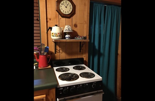 Jasper House | Emma’s Place- a cozy couple's retreat, only 5 miles from Jasper, Arkansas!