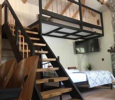 Sourpi House | Emmeleia's