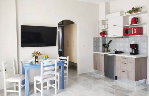 Platanes Apartment | Emorfia's Apartments No6 - 300m to the beach