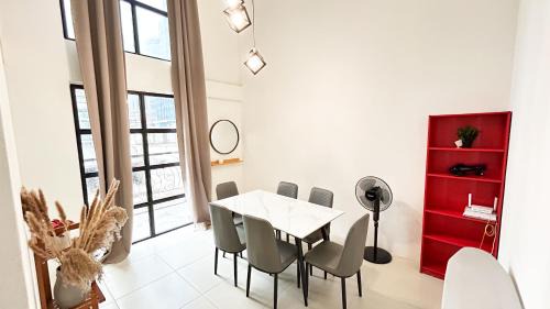 Petaling Jaya Apartment | Empire City PJ Colonial Suites by Manhattan Group