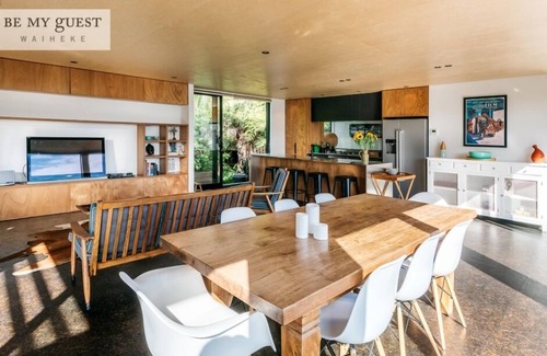 Waiheke Island House | EMPIRE VIEWS | Be My Guest