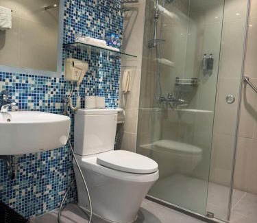 Bui Thi Xuan Hotel | EMPRESS HOTEL IN D1 - 32M2 - Cozzy Place