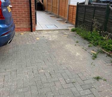 Hillingdon Apartment | En-suite Double Room - Private Entrance & Free Parking