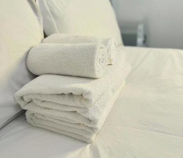 Park Royal Hotel | En-suite Double Room Park Royal with off-site Gym Access