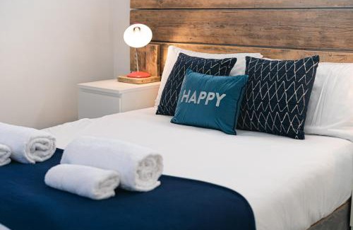 St. Thomas Apartment | En-suite, Parking, Fully Equipped Kitchen!