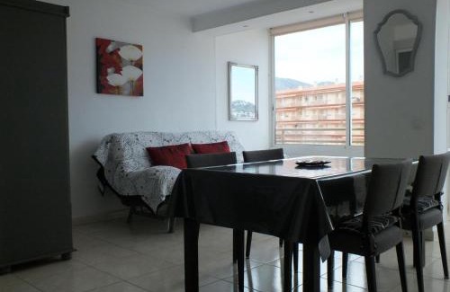 Santa Margarida Apartment | Encantador apartamento de 1 habitación con piscina y jardín en Roses Santa-Margarita - ES-204-24