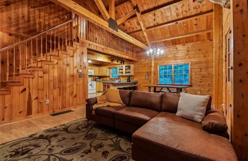 Buechel Cabin | Enchanted Cabin at LedgeRock Springs