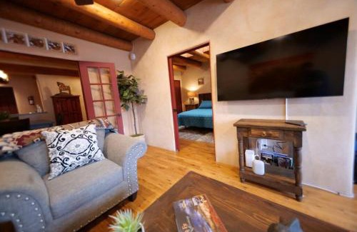 Downtown Santa Fe Apartment | Enchanted Casita with Private Outdoor Hot Tub and Patio, Near Santa Fe Plaza, Sleeps 4 with free parking