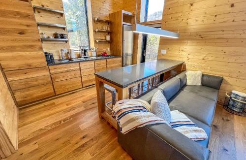 West Jefferson House | Enchanted Escape