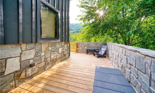 West Jefferson House | Enchanted Escape