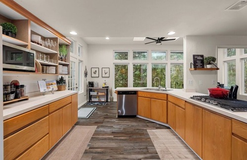 Littlerock House | Enchanted Forest Retreat - 4Bedroom, 3bath 2250sf
