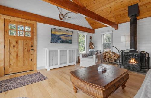 Fawnskin House | Enchanted Hideaway - Newly remodeled with Hot Tub and Lake Views!