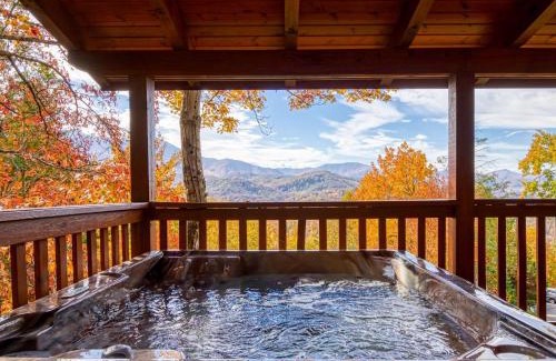 Black Bear Falls House | Enchanted View Lodge cabin