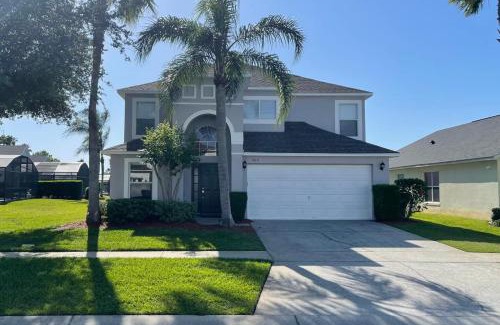 Lake Berkley Villa | Enchanted Villa with Lake View 6-Bedroom in Resort 9 miles to Disney World 15 miles to the Wizarding World of Harry Potter