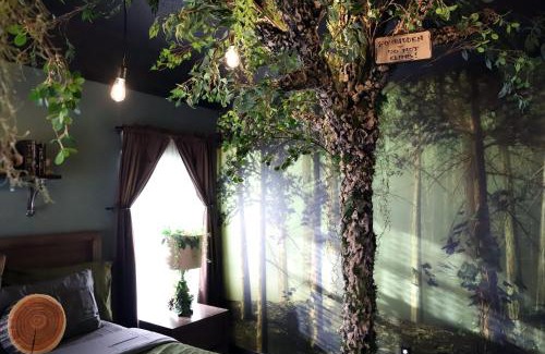 Lake Berkley Villa | Enchanted Villa with Lake View 6-Bedroom in Resort 9 miles to Disney World 15 miles to the Wizarding World of Harry Potter