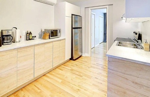 Gay Village Apartment | Enchanting 2-bedroom apartment with AC in vibrant Montréal