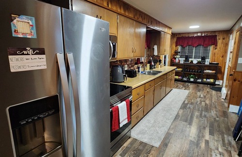 Van Buren House | Enchanting 3-bedroom house with WiFi in Van Buren