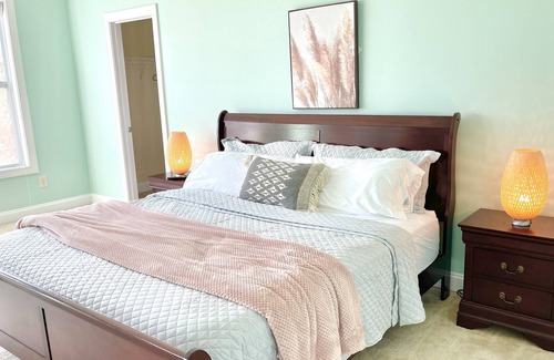 Cary House | Enchanting 4BD Home| Perfect for Families & Groups
