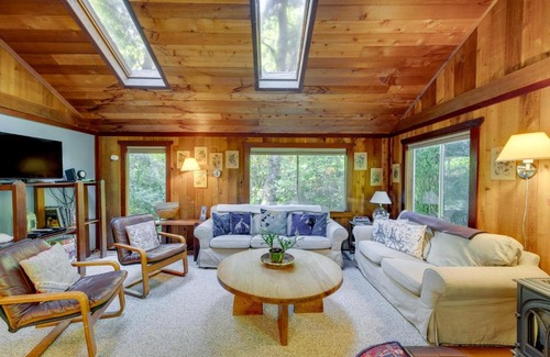 Arch Cape House | Enchanting Arch Cape Retreat with Hot Tub, Fireplace