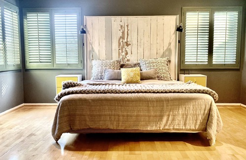 Agoura Hills House | Enchanting Gated Romantic Oasis!