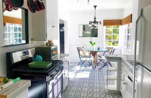 Hollywood Hills West House | ENCHANTING HOLLYWOOD HILLS OASIS+VIEWS+OUTDOOR DECKS+GARDEN+GUEST HOUSE+GARAGE