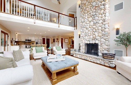 Lagoon Heights House | Enchanting home with tennis, firepit, golf nearby & washer/dryer