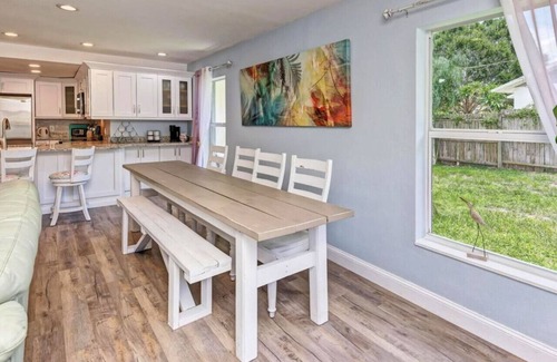 Englewood House | Enchanting house, beach, king beds, pool, 3 bdrs