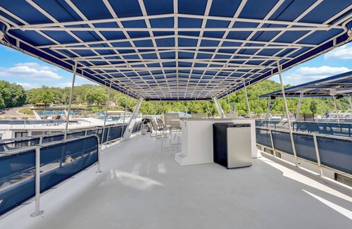 Smithville Boat Rental | Enchanting Houseboat on CHL @ Pates Ford Resort & Marina