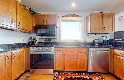 Plymouth House | Enchanting mountainside home with fireplace, skiing, fast WiFi, & washer/dryer