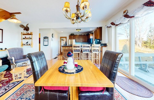Plymouth House | Enchanting mountainside home with fireplace, skiing, fast WiFi, & washer/dryer